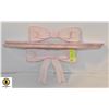 Image 1 : ACCENT SHELVES PINK BOWS