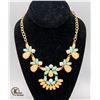 Image 1 : 17" GOLD TONE NECKLACE FEATURING PEACH, BABY