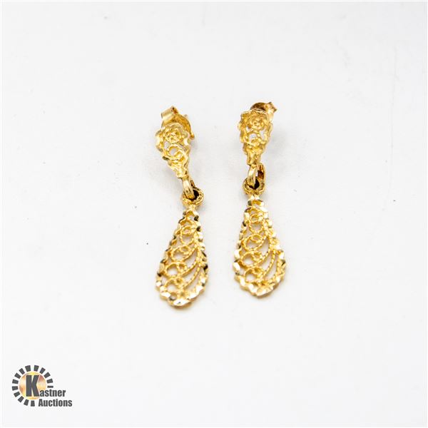 GOLD EARRINGS (1 PAIR)