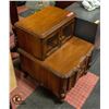 Image 2 : VINTAGE 2 TIER WOOD END TABLE WITH ORNATE FINISHES