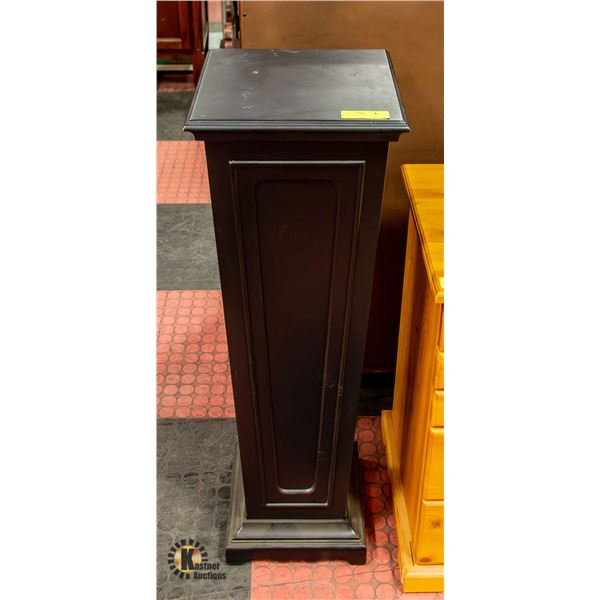 ORNATE PLANT STAND