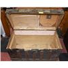 Image 2 : ANTIQUE STEAMER TRUNK WITH LOTS OF ORNATE APPEAL