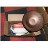 Image 1 : BOX WITH TUPPERWARE AND SERVING BOWLS