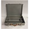 Image 1 : METAL ARTISTS PAINT STORAGE CASE
