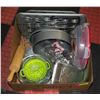 Image 1 : BOX FULL OF BAKING ITEMS INCL. NON-STICK