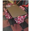 Image 1 : TABLE WITH 4 CHAIRS 6 COVERS