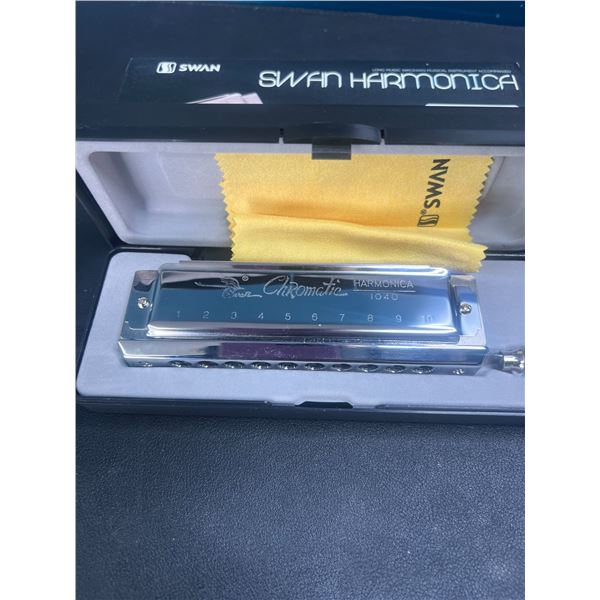 Lot of 1 Swan Harmonica