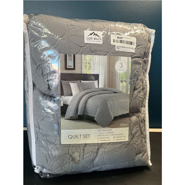 Lot of 1 King Size Quilt Set - Grey