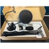 Image 1 : Lot of 1 Neewer Microphone Kit