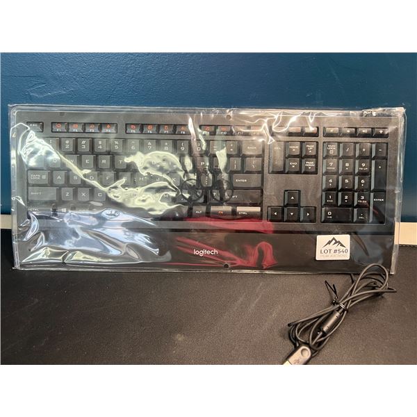 Lot of 1 Logitech K740 Illumniated Keyboard - Ultra-Slim Design