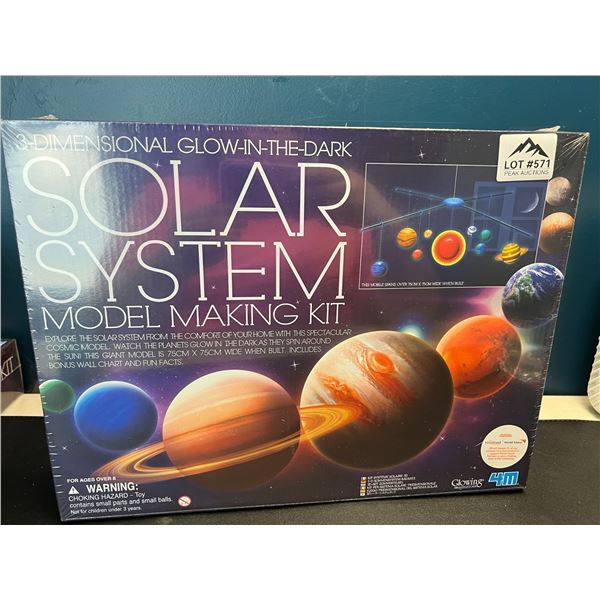 Lot of 1 3D Glow-In-The-Dark Solar System Model Making Kit