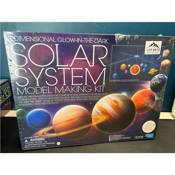 Lot of 1 3D Glow-In-The-Dark Solar System Model Making Kit
