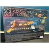 Image 2 : Lot of 1 3D Glow-In-The-Dark Solar System Model Making Kit