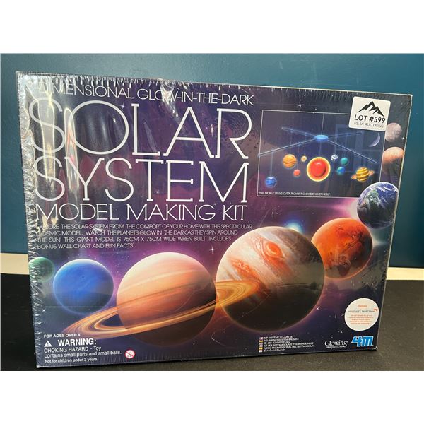 Lot of 1 3D Glow-In-The-Dark Solar System Model Making Kit