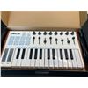 Image 2 : Lot of 1 Worlde Compact Producer Keyboard