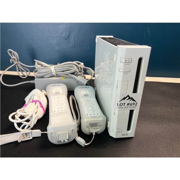 Lot of 1 Nintendo Wii Console w/ Controllers/Cords - *Used