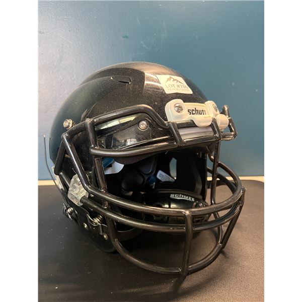 Lot of 1 Football Helmet - *Used