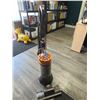 Image 1 : Lot of 1 Dyson Upright Vacuum - *Used