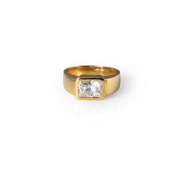 18k Yellow Gold & Moissanite Ring