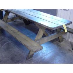 PICNIC TABLE