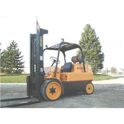 HYSTER 15000 LB FORK LIFT