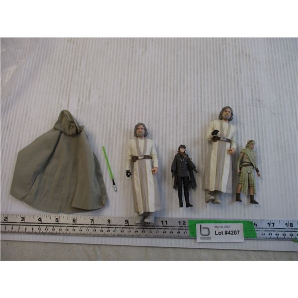 (4) Star Wars Figurines