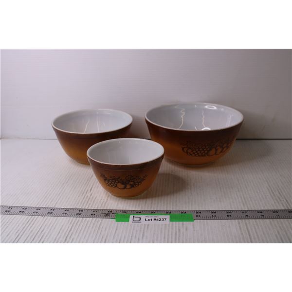 (3) Pyrex Mixing Bowls