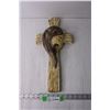 Image 1 : Chalkware Jesus and Crucifix Wall Hanging