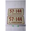 Image 1 : (2) Saskatchewan 1975 License Plates