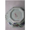 Image 5 : Hand Painted Covered Dish and Gravy Dish