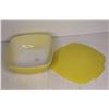 Image 2 : Pyrex Yellow Dish w/Lid (lid has chip)