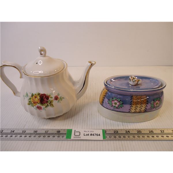 Royal Oak Teapot and Porcelain Trinket Box