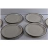 Image 4 : (6) Stoneware Dinner Plates Microwave/Oven/Dishwasher Safe
