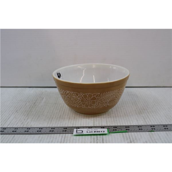 Woodland Tan Pyrex Mixing Bowl - Bodnarus Auctioneering