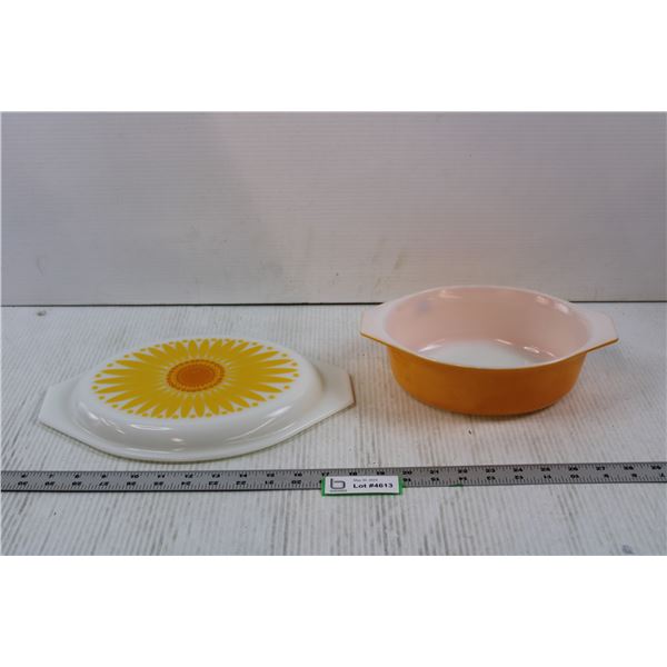 Pyrex Casserole + Pyrex Sunflower Lid (not Matching)