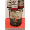 Image 4 : *Tub of Vintage Oil Cans
