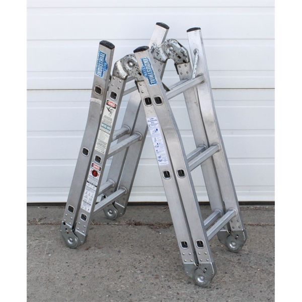 INDUSTRIAL LITE ARTICULATED LADDER