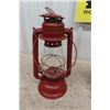 Image 3 : 2 Vintage Barn Lanterns - Both Beacons