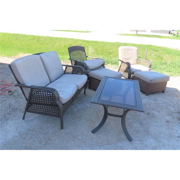 6 pc Sunroom Furniture ; Seatee, 2 Chairs with Ottomans, Coffee Table -