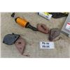Image 5 : Electric Jig Saw, Triangle Measurer, Sandpaper Kit, Chalk Lines