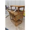 Image 2 : Wicker Stand