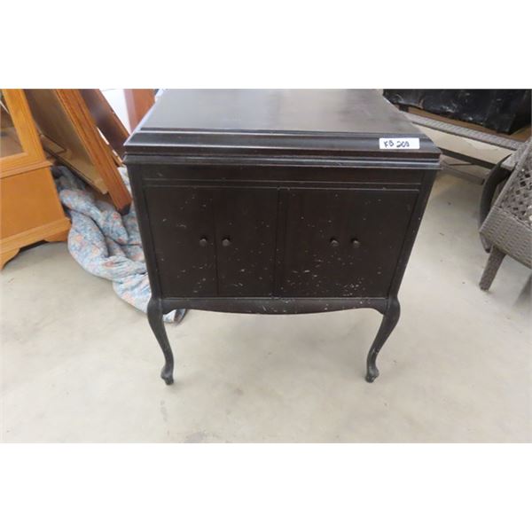 Victrola Cabinet Gramophone 19  x 27  x 34 