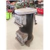 Image 3 : Lagie Beddard Cast Wood Heater 29" Tall