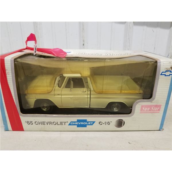 Sunstar 1965 Chevrolet C-10 Die Cast Pick Up Truck 1/16 Scale in Box 