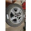 Image 1 : (4) 225 / 50 R16 Tires on Pontiac 5 Bolt Rims - Decent Tread