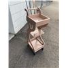 Image 1 : Wheeled cart