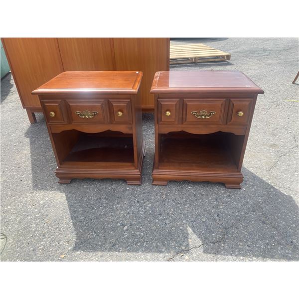 Pair Vials maple night stands
