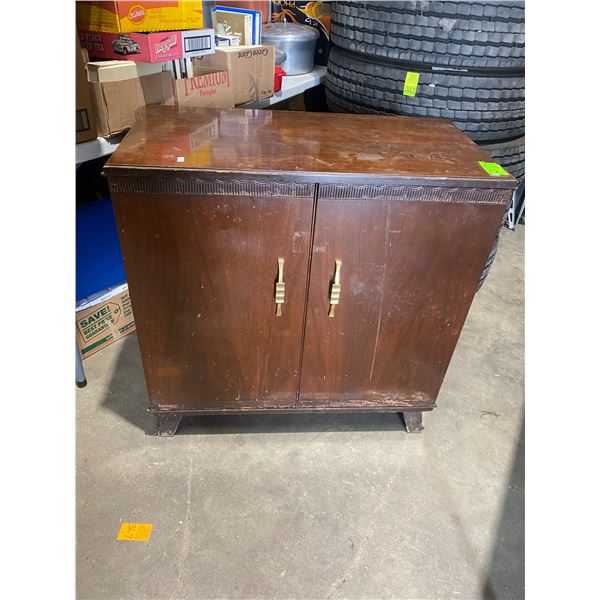 Fleetwood stereo in with record player