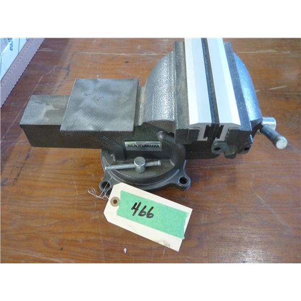 Maximum 6 inch bench vice
