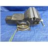 Image 6 : Maximum 6 inch bench vice